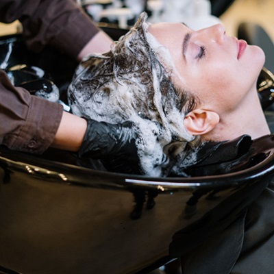 deep scalp cleanse for healthy hair at birmingham hair loss clinic